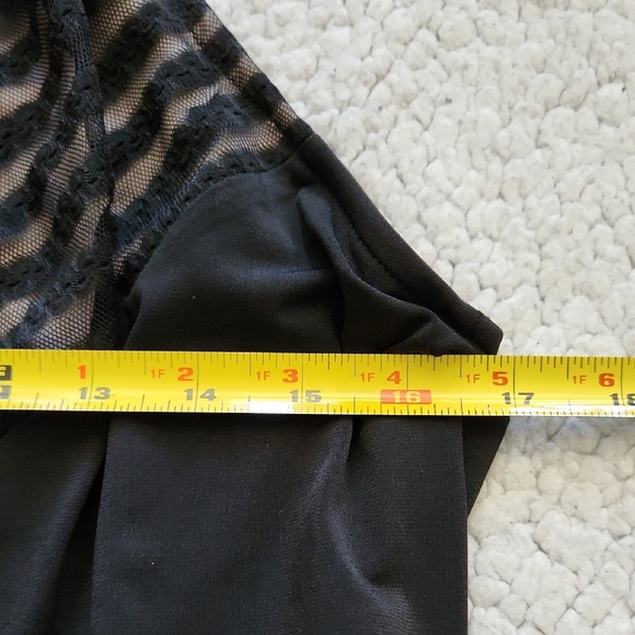 London Times Betsy Knit Black Chevron Ilusión Halter Keyhole Lined Maxi Dress - Picture 15 of 15